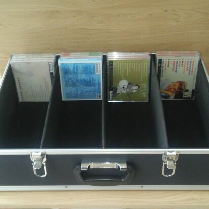 CD Flightcase with removable lid (144 CD)