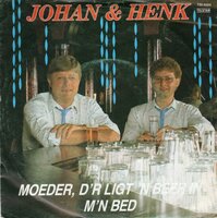 Johan en Henk - Moeder, d'r ligt een beer in m'n bed + Wijs me de weg naar huis (Vinylsingle)